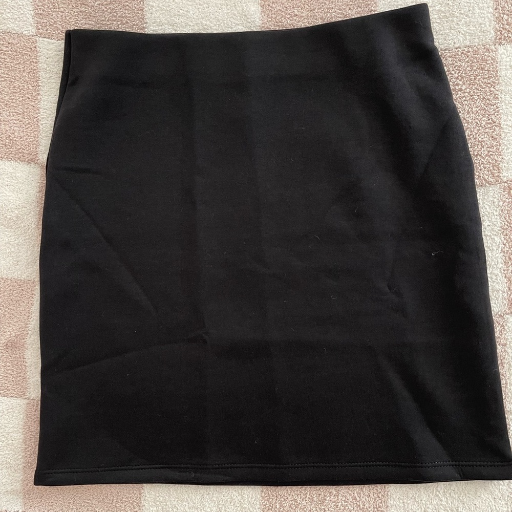 H&M black mini pencil skirt